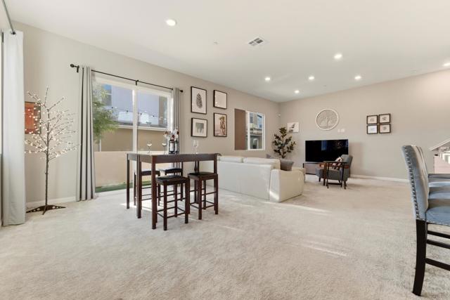 Detail Gallery Image 14 of 48 For 2119 Bluestone Circle, Chula Vista,  CA 91913 - 4 Beds | 2/1 Baths