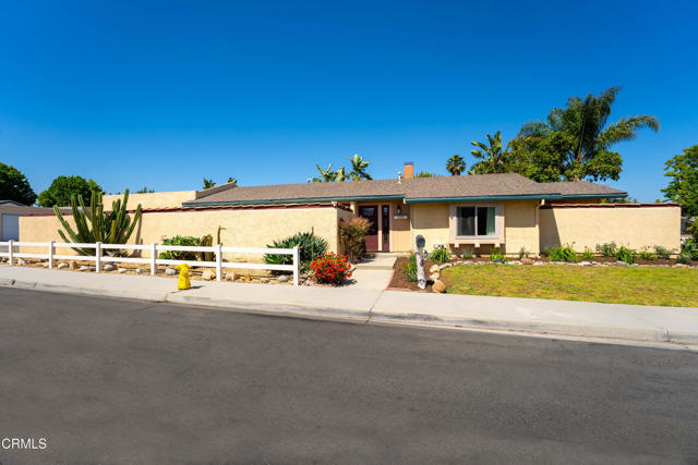 10215 Alexandria Street, Ventura CA: https://media.crmls.org/mediaz/c35c69c5-62c6-489e-8f45-720bf67b60fe.jpg