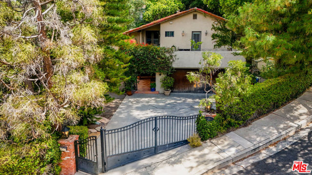4 Bed Home for Sale in Encino, California