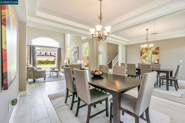 1039 Rolling Woods Way, Concord CA: https://media.crmls.org/mediaz/c35db75e-1b51-4bc6-b288-93216c4b77ca.jpg