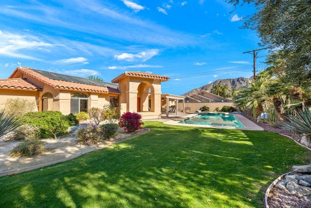 53720 Avenida Carranza, La Quinta CA: https://media.crmls.org/mediaz/c35dc488-0bc2-4547-88db-39f3ac8abc93.jpg