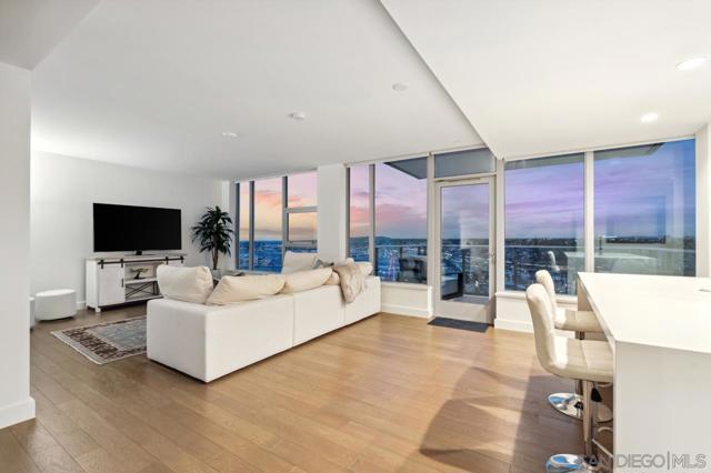 1388 Kettner Blvd, San Diego CA: https://media.crmls.org/mediaz/c35dddb9-6246-4bde-8ec6-93147d9f8169.jpg