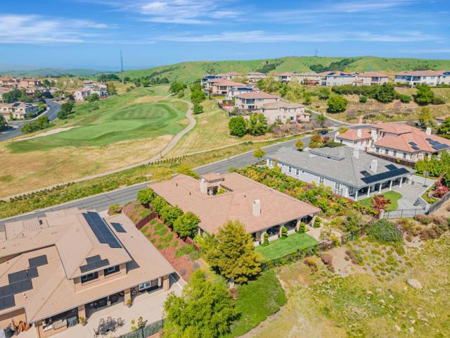 7 Stonebrae Road, Hayward CA: https://media.crmls.org/mediaz/c35dfe51-3e3b-4694-9ab7-e4e5102eec6b.jpg