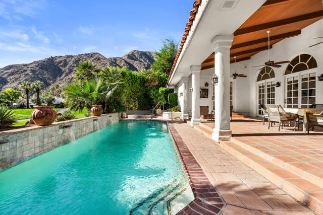 77175 Avenida Arteaga, La Quinta CA: https://media.crmls.org/mediaz/c35e0494-8020-479a-88bd-8f11ea01d71d.jpg