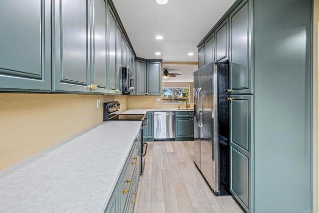 Detail Gallery Image 11 of 32 For 7245 Navajo Rd #D380,  San Diego,  CA 92119 - 2 Beds | 2 Baths