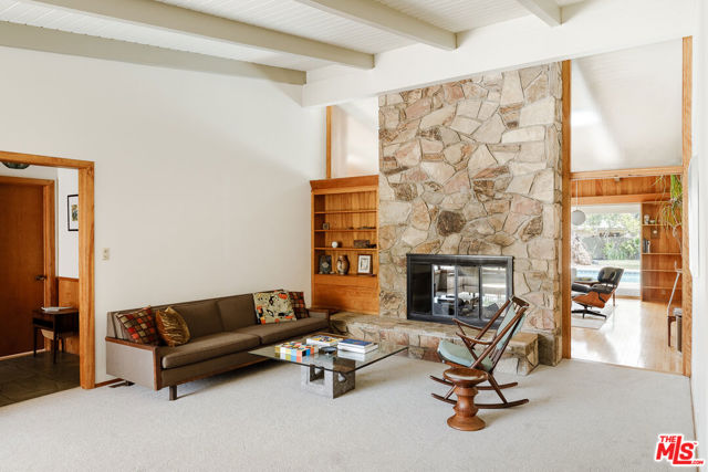 4110 Pine Avenue, Long Beach CA: https://media.crmls.org/mediaz/c35ec07d-3b91-4476-9029-dc5ad388077e.jpg