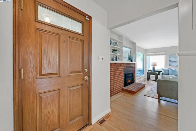 19028 Clemans Dr, Castro Valley CA: https://media.crmls.org/mediaz/c35ed7db-a25e-480e-8059-ed79c94538d4.jpg