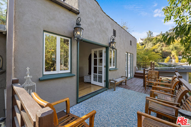 400 W Avenue 42 Avenue, Los Angeles CA: https://media.crmls.org/mediaz/c360b636-72b8-4d55-9bcf-d01d4d063717.jpg