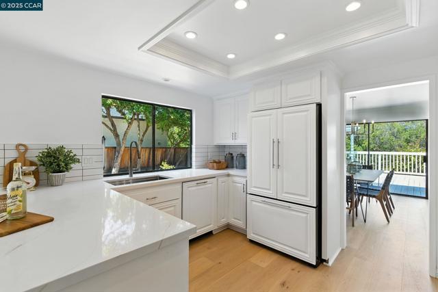 1725 Spyglass Ln, Moraga CA: https://media.crmls.org/mediaz/c3611767-0293-4707-8e2a-4cee8d301ba5.jpg