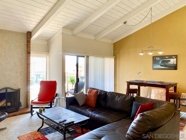 1905 Alga Rd, Carlsbad CA: https://media.crmls.org/mediaz/c3612ff4-54a9-4188-ad68-d363ea9ae2c1.jpg