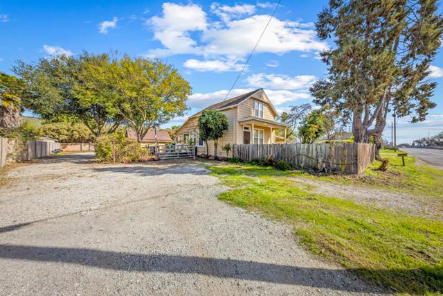 586 Monterey Road, Morgan Hill CA: https://media.crmls.org/mediaz/c36143ca-737e-4a52-9a69-e716061f8f96.jpg