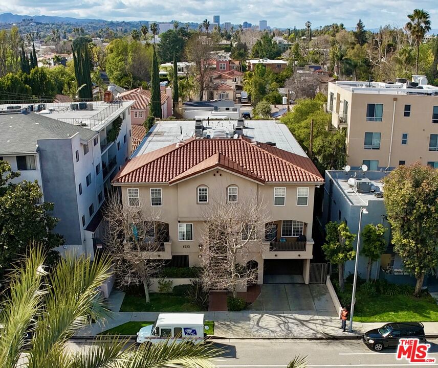 4523 Woodman AvenueSherman Oaks img 2