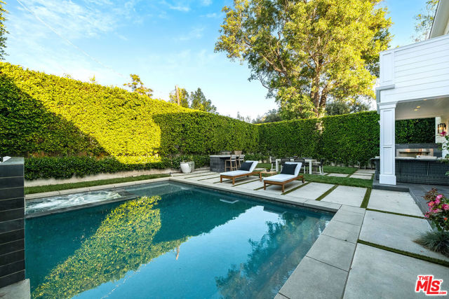 4402 Ledge Avenue, Toluca Lake CA: https://media.crmls.org/mediaz/c361dfa7-305c-42cf-b5f9-5ee6d14b44bb.jpg