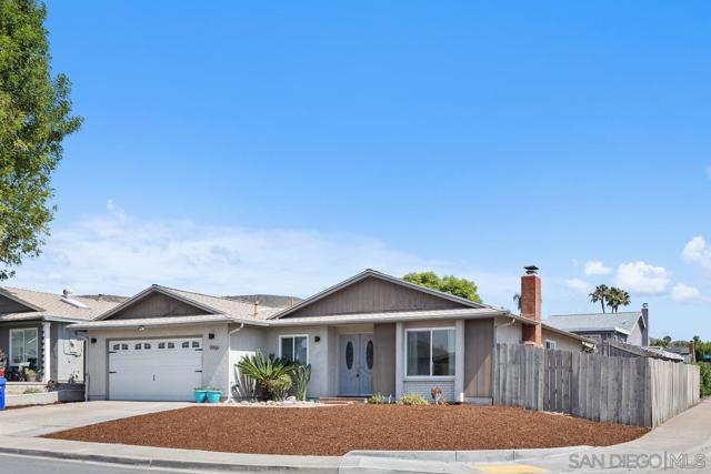 9956 Via Debbie, Santee CA: https://media.crmls.org/mediaz/c3626fb3-a776-4b1e-87b2-13c098b92e4e.jpg