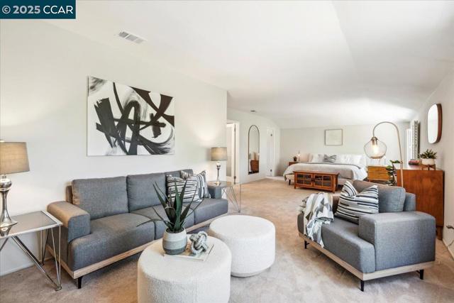 739 Devils Drop Ct, Richmond CA: https://media.crmls.org/mediaz/c362dad1-53eb-49a6-8ec1-aa9b8f25cafa.jpg