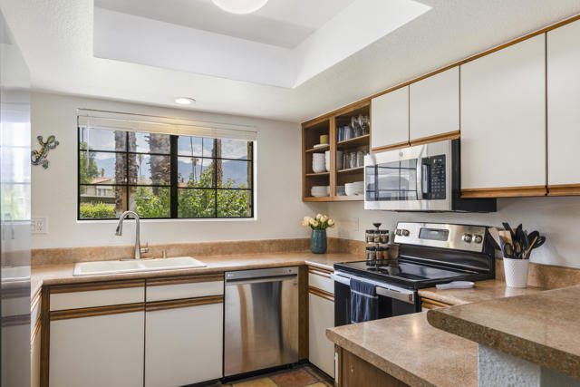 505 S Farrell Drive #S115, Palm Springs, CA 92264