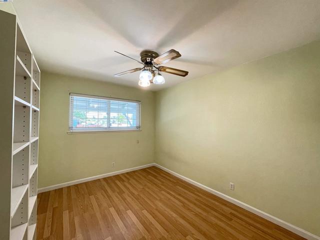 4902 Everglades Park Dr, Fremont CA: https://media.crmls.org/mediaz/c3644b1e-b65a-4674-95bf-a1a40468eee0.jpg