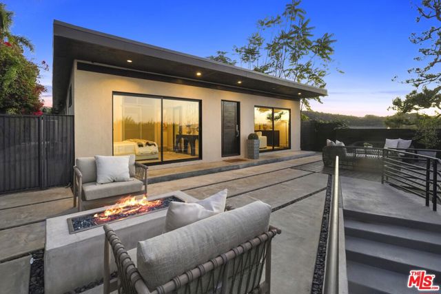 3838 Buena Park Drive, Studio City CA: https://media.crmls.org/mediaz/c3646c30-dc8b-4bf9-a3f1-ad785374e7a4.jpg