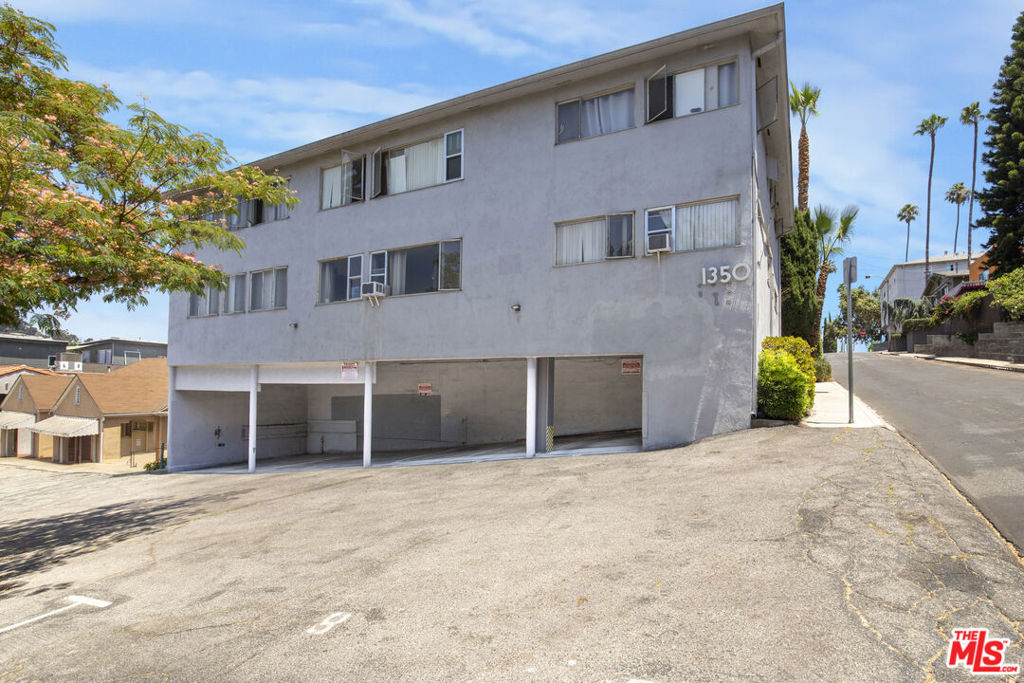 Multifamily at 1350 Edgecliffe Drive