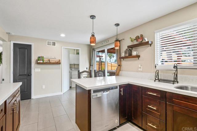 Detail Gallery Image 20 of 41 For 8409 Carlton Oaks Dr, Santee,  CA 92071 - 4 Beds | 2 Baths