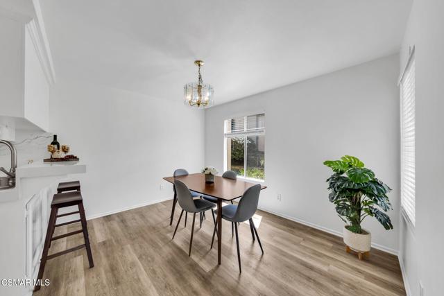 224 Oakleaf Drive, Thousand Oaks CA: https://media.crmls.org/mediaz/c365c9cd-222f-4525-adde-4535ae03c673.jpg