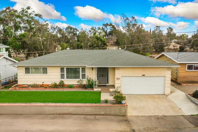 6763 Hibiscus Dr, Lemon Grove CA: https://media.crmls.org/mediaz/c3663cd3-7ca5-4ff6-aaf3-063352d1cbb6.jpg