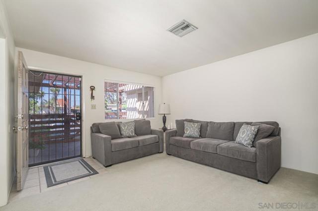 5393 Mary Fellows Avenue, La Mesa CA: https://media.crmls.org/mediaz/c3667228-c63e-4238-b002-4803454a5aa0.jpg