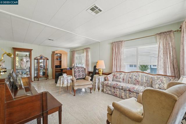 327 La Vina, Pacheco CA: https://media.crmls.org/mediaz/c36684fc-628a-4438-b25d-6de89002c07d.jpg