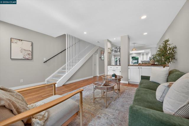 Image 7 of 30 For 1358 Walden Rd