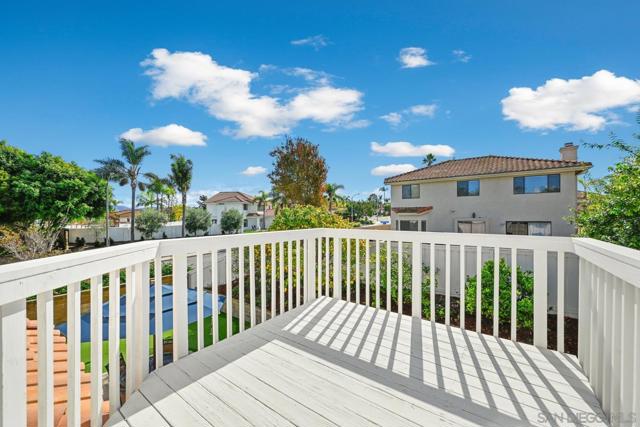 2198 Redwood Crst, Vista CA: https://media.crmls.org/mediaz/c36798e2-f061-4026-934e-e36436568ecc.jpg