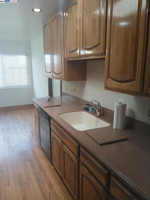 1781 Via Rancho, San Lorenzo CA: https://media.crmls.org/mediaz/c367e3ad-859d-41f3-81d6-ff81ff76aa10.jpg