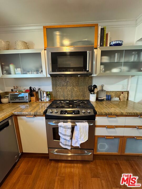 864 Granville Avenue photo 48