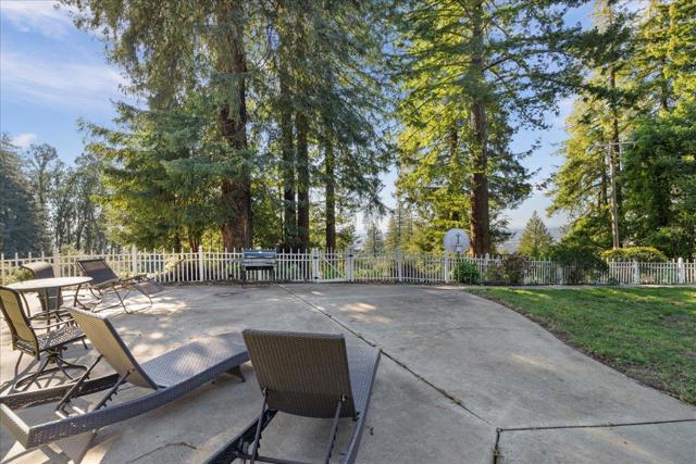 17 Bella Vista Lane, Gilroy CA: https://media.crmls.org/mediaz/c368681c-468a-4526-aca2-ffd3b224b2a9.jpg