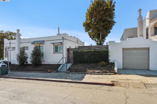 2734 Macarthur Blvd, Oakland CA: https://media.crmls.org/mediaz/c3687c6b-fa7c-4798-91f1-2dc3fbda3aee.jpg