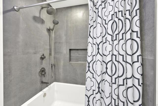 17351 Saint Andrews Dr, Poway CA: https://media.crmls.org/mediaz/c3689085-92d6-446c-aead-eac8b27ffaba.jpg