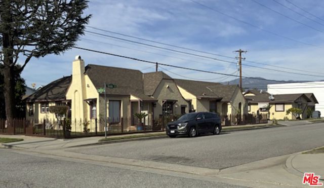 137 S 3rd Avenue, Covina CA: https://media.crmls.org/mediaz/c3689af7-6159-4eec-90b3-837437569f93.jpg