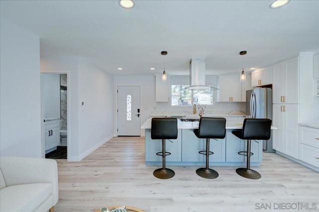 14543 Kittery St, Poway CA: https://media.crmls.org/mediaz/c368b680-9033-417a-8374-53884d5c26e5.jpg