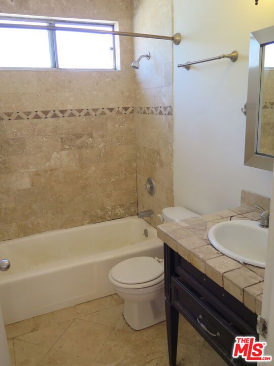 12488 GILMORE Avenue, Los Angeles CA: https://media.crmls.org/mediaz/c369cdae-dd8e-4d63-b676-365353239bfb.jpg