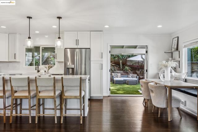 6605 Ascot Dr., Oakland CA: https://media.crmls.org/mediaz/c36a3e17-f26a-4d70-99cd-4c900d7c4e41.jpg