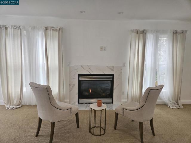 2785 Butters Dr, Oakland CA: https://media.crmls.org/mediaz/c36af565-9320-4640-87b3-a28cdee9c56e.jpg