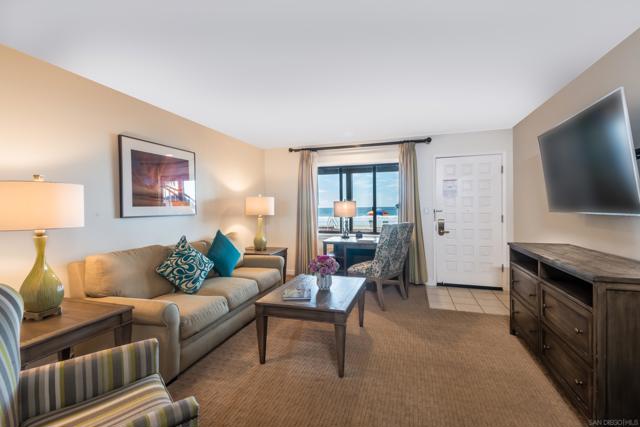 2000 Spindrift Drive, La Jolla CA: https://media.crmls.org/mediaz/c36b0e0b-8490-40e0-b474-0ade9c18090a.jpg