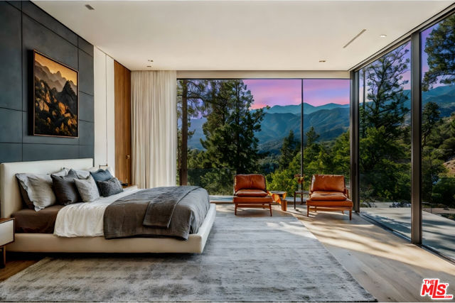 1510 N Tigertail Road, Los Angeles CA: https://media.crmls.org/mediaz/c36b7315-e633-4470-852a-0b96b95990c6.jpg