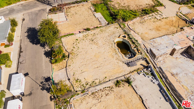 16910 Dulce Ynez Lane, Pacific Palisades CA: https://media.crmls.org/mediaz/c36be2b7-70a6-4c0b-b074-03bde3111b4e.jpg