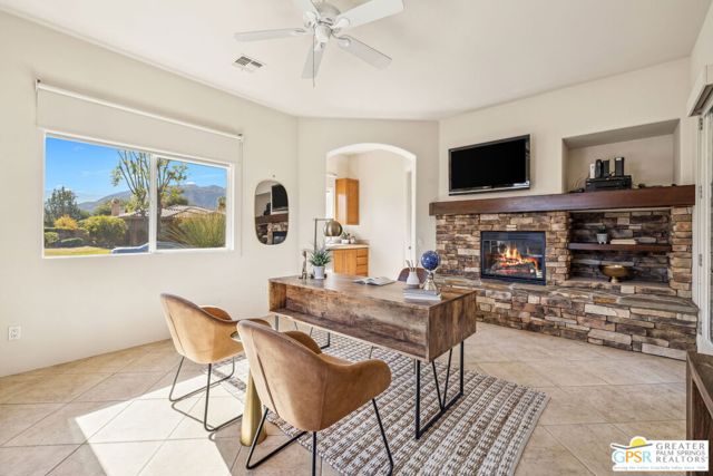 2 Varsity Circle, Rancho Mirage CA: https://media.crmls.org/mediaz/c36beb37-2e96-4ec6-a7e9-aa9e0ffa2bef.jpg