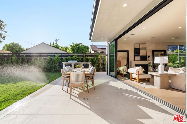 3267 Colby Avenue, Los Angeles CA: https://media.crmls.org/mediaz/c36bf80a-79cc-4779-899e-718e3e006e0e.jpg