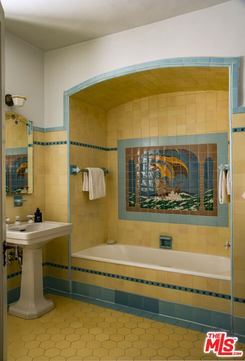 Image 33 of 44 For 5470 Los Feliz Boulevard