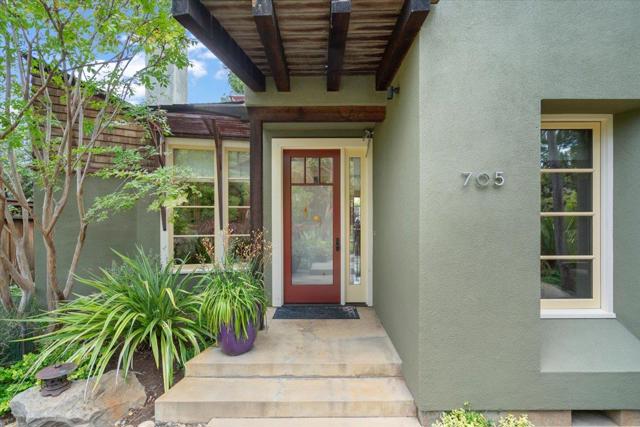 705 University Avenue, Los Altos CA: https://media.crmls.org/mediaz/c36d5bca-ff8f-41a3-9774-7749c2d51cfd.jpg