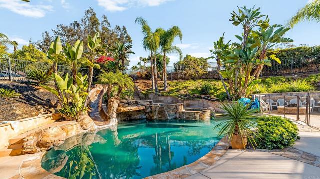 Detail Gallery Image 3 of 73 For 2270 Summit Dr, Escondido,  CA 92025 - 5 Beds | 3/1 Baths