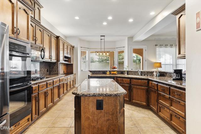 Detail Gallery Image 18 of 38 For 9905 Lightner Way, Bakersfield,  CA 93311 - 3 Beds | 2/1 Baths