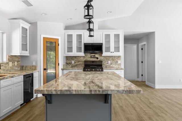 Detail Gallery Image 4 of 47 For 15670 Fruitvale Rd, Valley Center,  CA 92082 - 4 Beds | 2/1 Baths